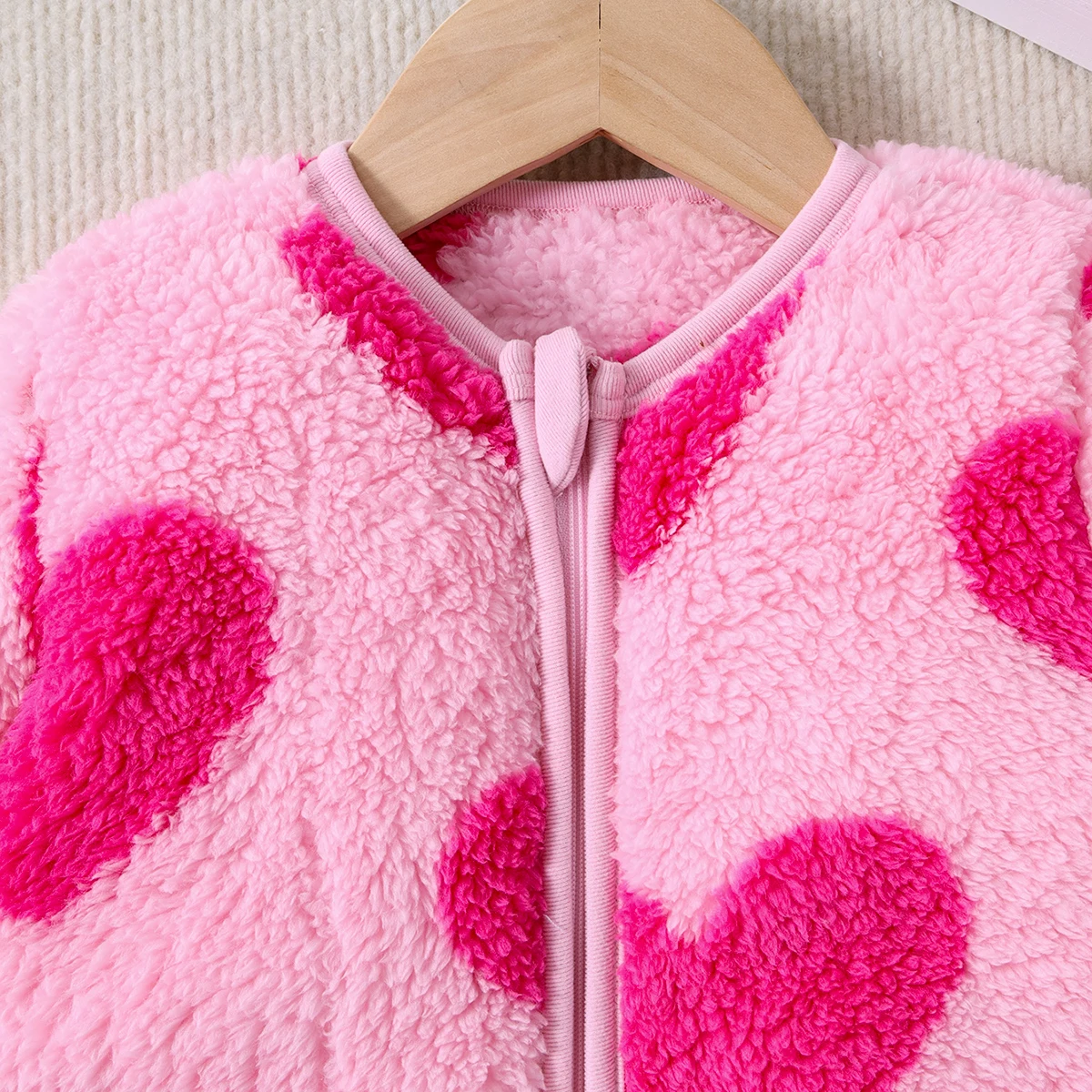 حقيبة نوم بأكمام طويلة وسحاب مطبوع عشوائي على شكل قلب، صوف رقيق، موسم الخريف والشتاء، لطيف وغير رسمي