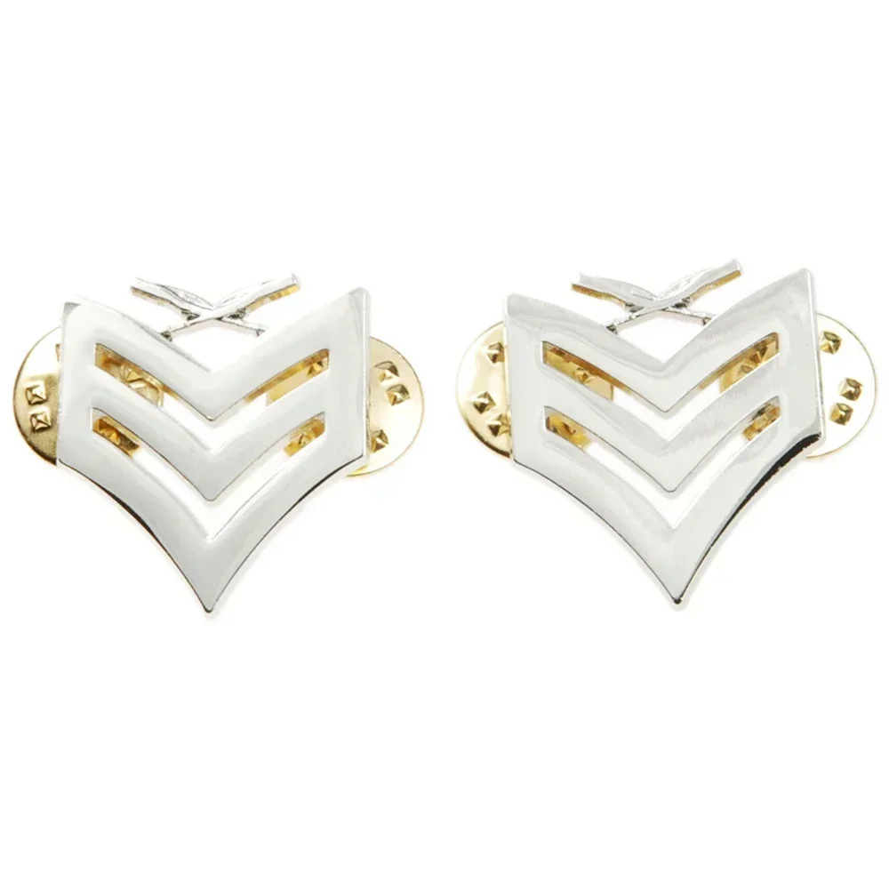 PAR DE INSIGNIAS METÁLICAS DE GRADO DE SERGENTE DEL CORPUS MARINE DE EE. UU. (USMC) EN PLATA