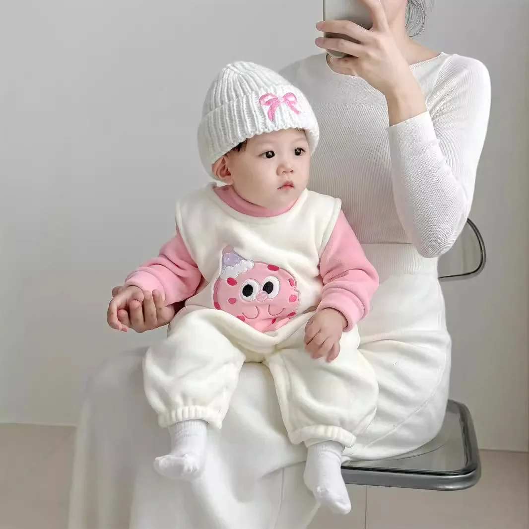 2024 Rompers Autumn/Winter Plus Fleece New Baby Clothing Cute Pink Cake Egg Suspenders Two-piece Suit Bodysuits