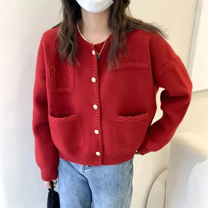 Frauen rot gestrickte Strickjacken neue schicke O-Ausschnitt einreihige Strick pullover große Taschen Strickjacken Pullover Weihnachten Neujahr Kleidung