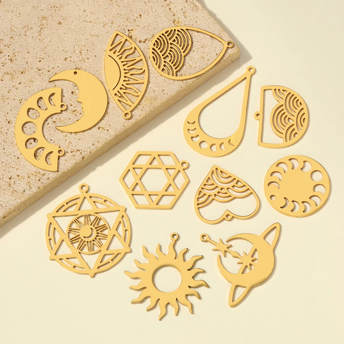 10pcs/Lot Stainless Steel Star of David DIY Charms Hexagram Sun Moon Circle Necklace Pendants Woman Hand Snake Jewelry Wholesale