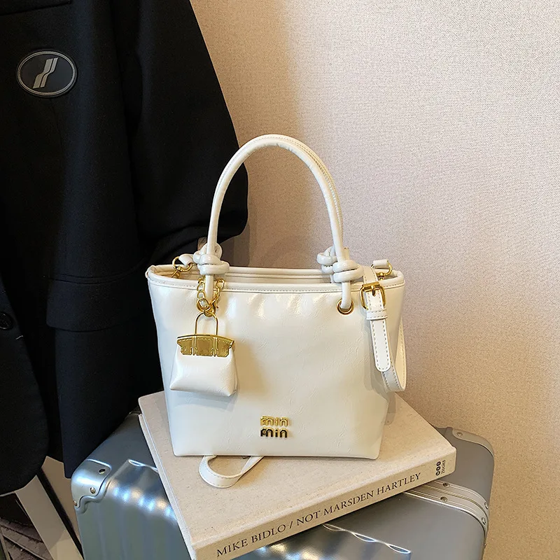 

Просторная большая сумка из гальки, женская роскошная однотонная сумка через плечо, винтажная повседневная сумка через плечо с ведром, кожаная сумка