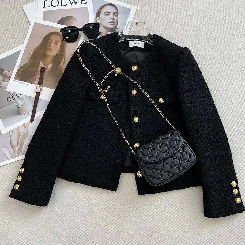 Zwarte Tweed Jassen Dames Koreaanse Mode Metalen Gesp Ontwerp Korte Jassen Vrouw Herfst Winter Single Breasted O Hals Bovenkleding