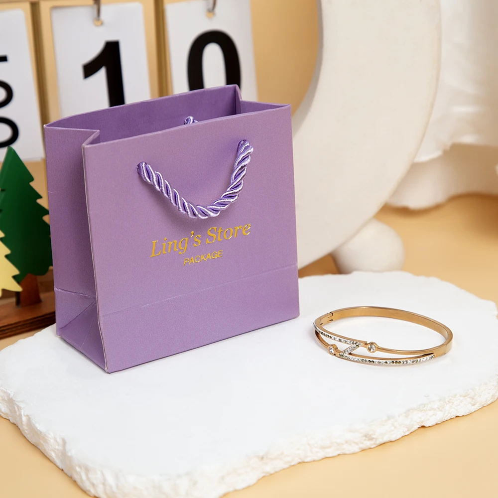 

20/50/100Pcs Customized Logo 10x5x10cm 11x6x12cm 13x7x16cm Jewelry Paper Handle Bag Cosmetic Perfume Wedding Favor Candy Handbag