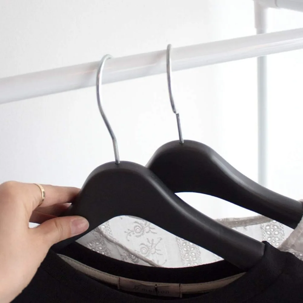 Kids Closet Garment Rack with Cute House Frame, Lightweight Aluminum, Easy Assembly, 25x17x47 Inches, White