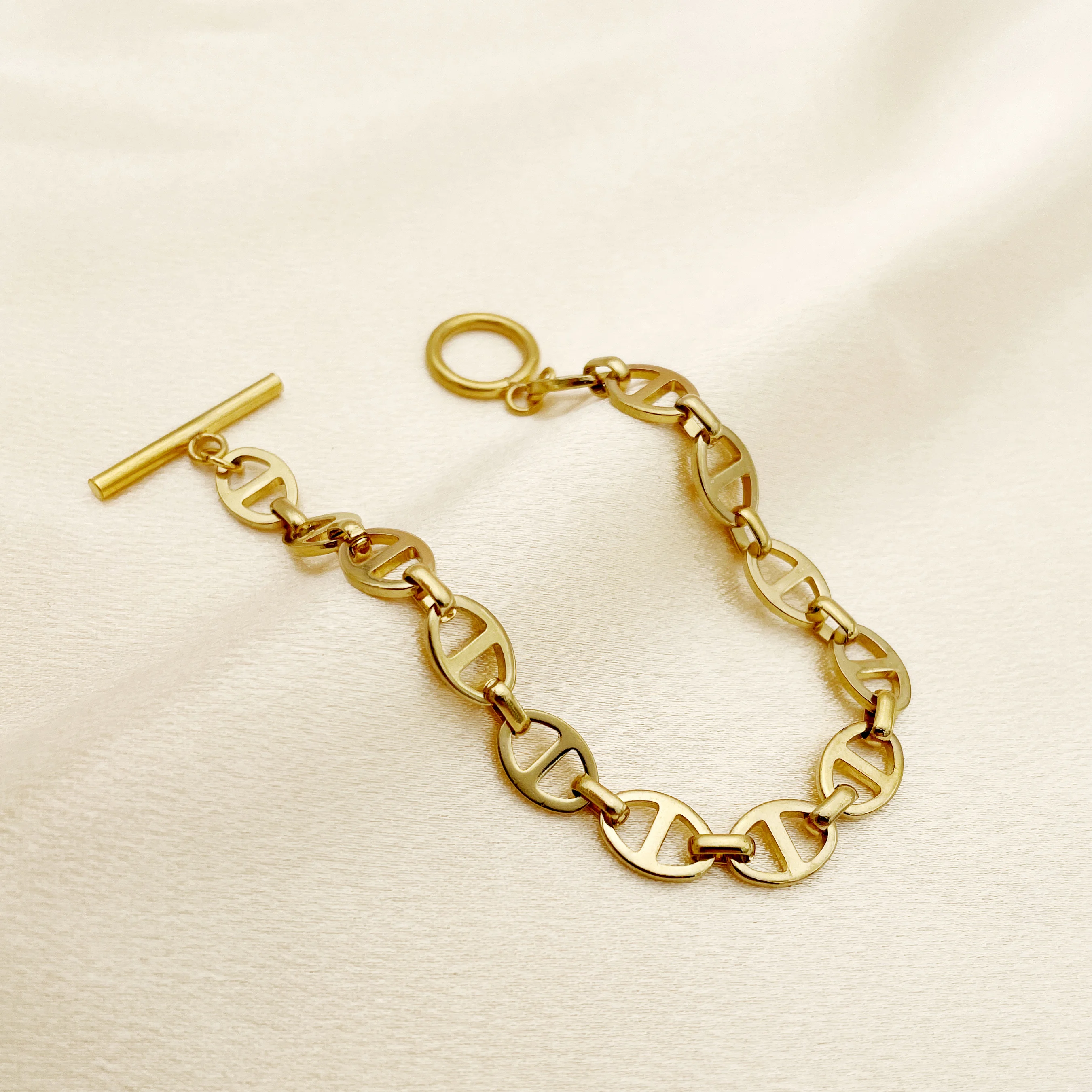 May@RZ A delicate personality vintage stainless steel OT buckle bracelet, suitable for daily commute, holiday gift-giving date