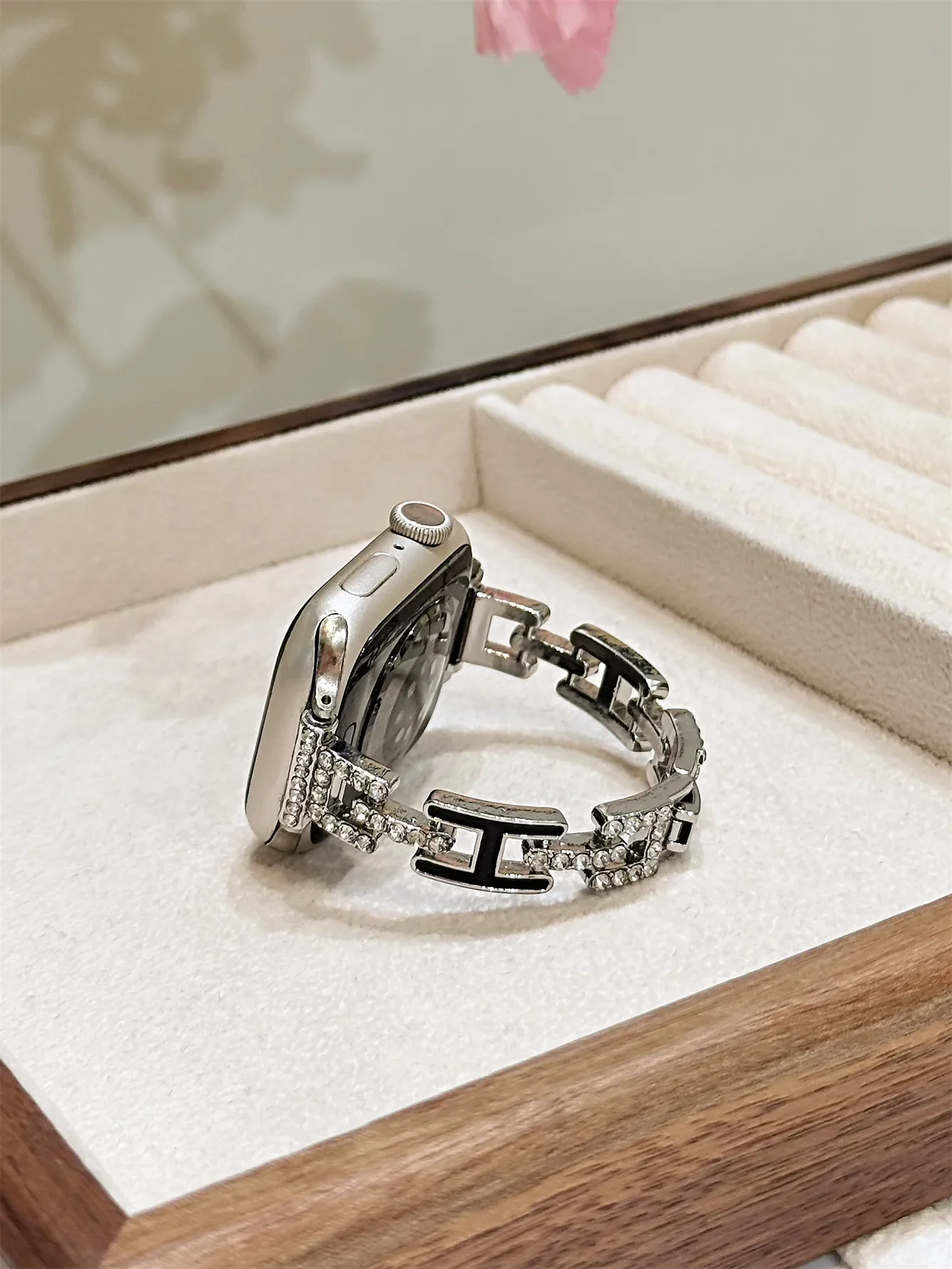 Металлический браслет Bling Advanced Letter для Apple Watch, женский ремешок серии 8/7/6/10/9 40 мм, 41 мм, 38 мм, 42 мм, 44 мм, 45 мм, 46 мм, ремешок