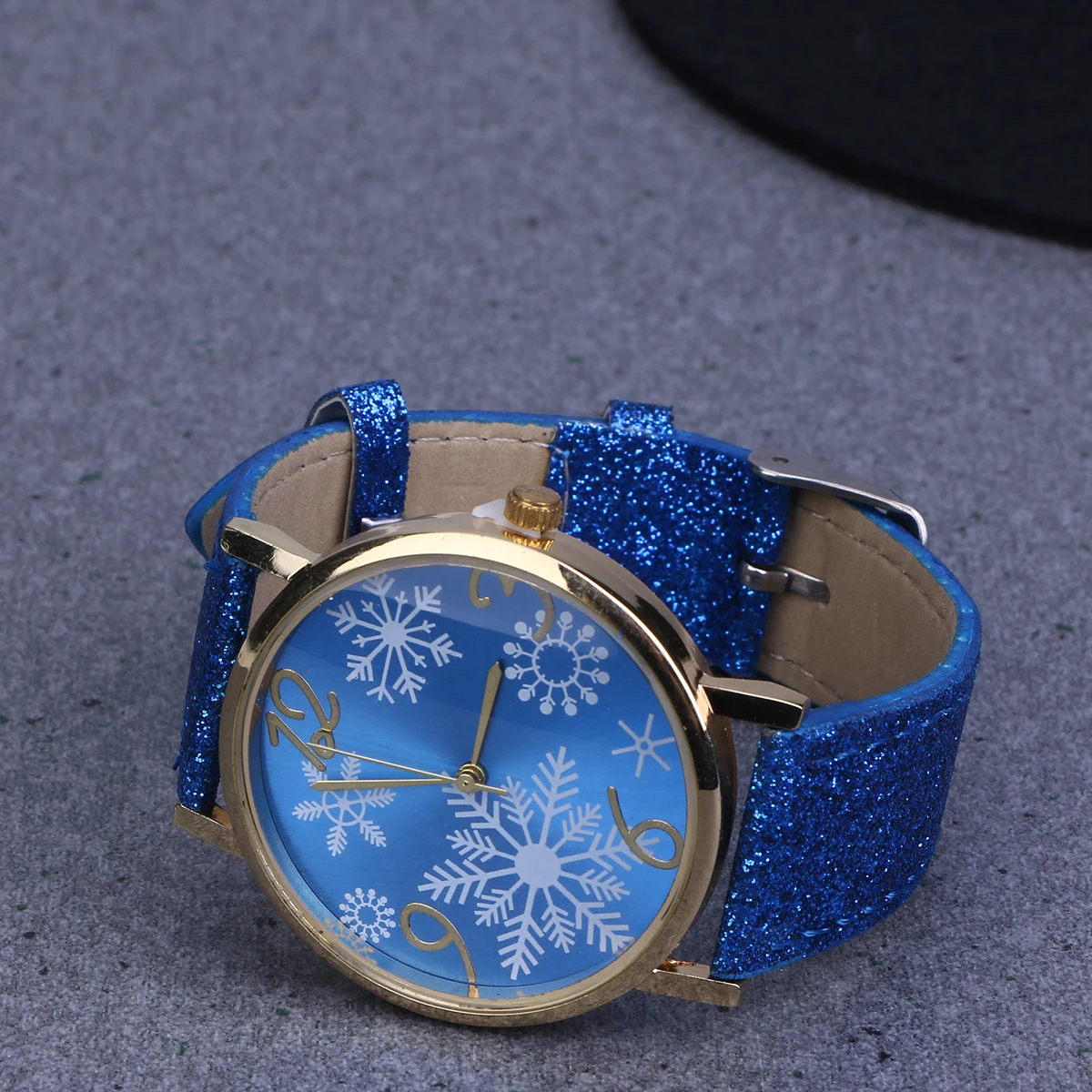 

Snowflake Face Christmas Design Watch Blue Alloy Quartz Movement Women'S Wristwatch Fashion Luxury Precise Timepiece Gift