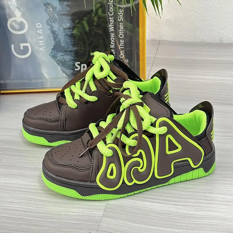 Men's shoes with letter print and contrasting colors, men's versatile sneakers, lightweight skateboard shoes