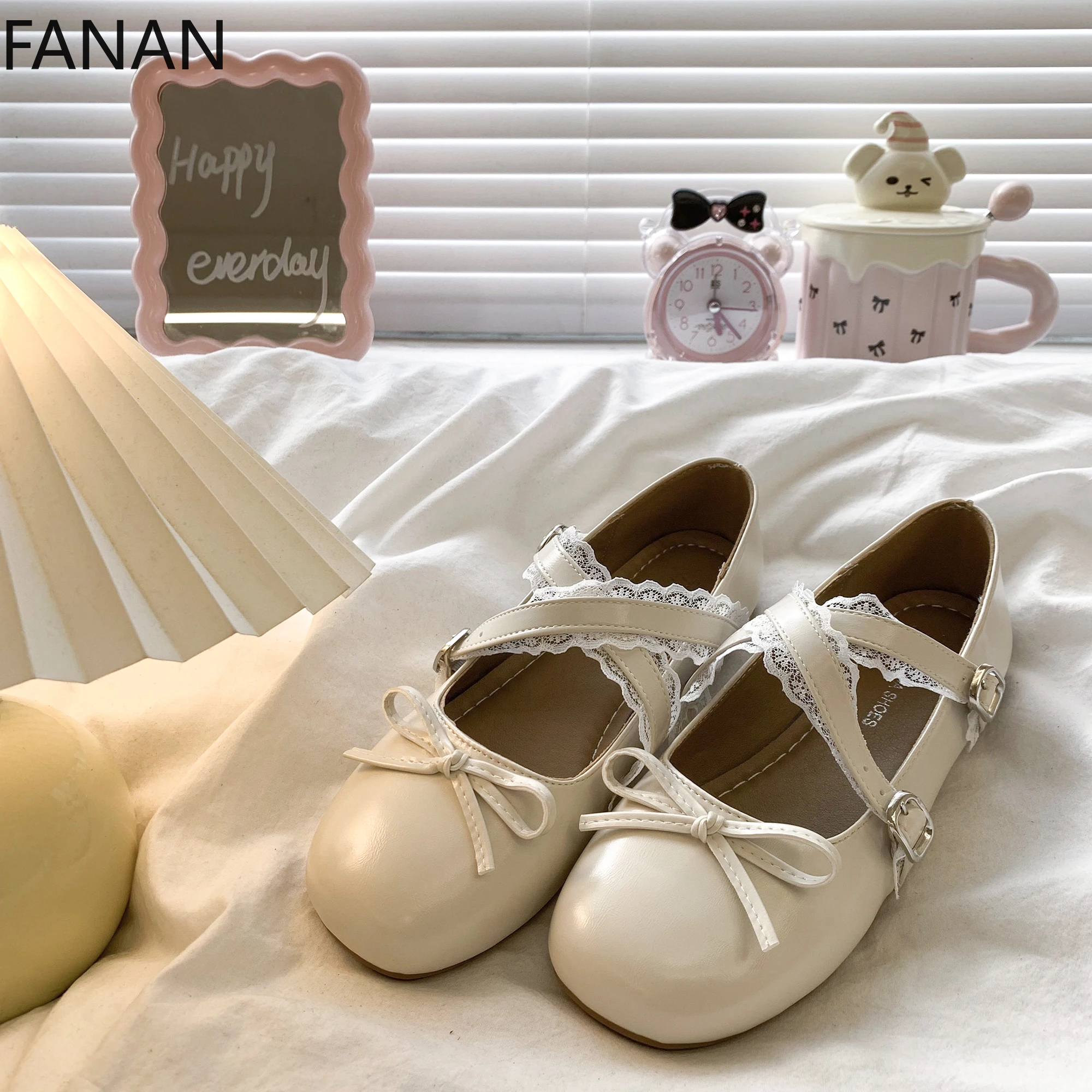 

Женские туфли Мэри Джейн с кружевным бантом на плоской подошве, лето 2024, балетки, спортивные повседневные туфли на низком каблуке, серебристые удобные туфли на платформе