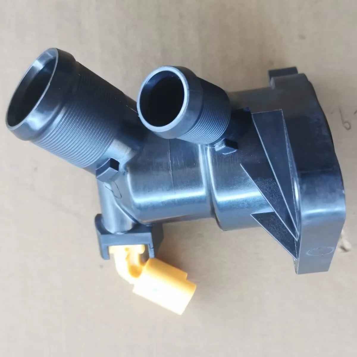 Termostat Elektronik 1306500XEN01 Kualitas Tinggi Cocok untuk Mesin Bahan Bakar Great Wall HAVAL H6 3RD DARGO