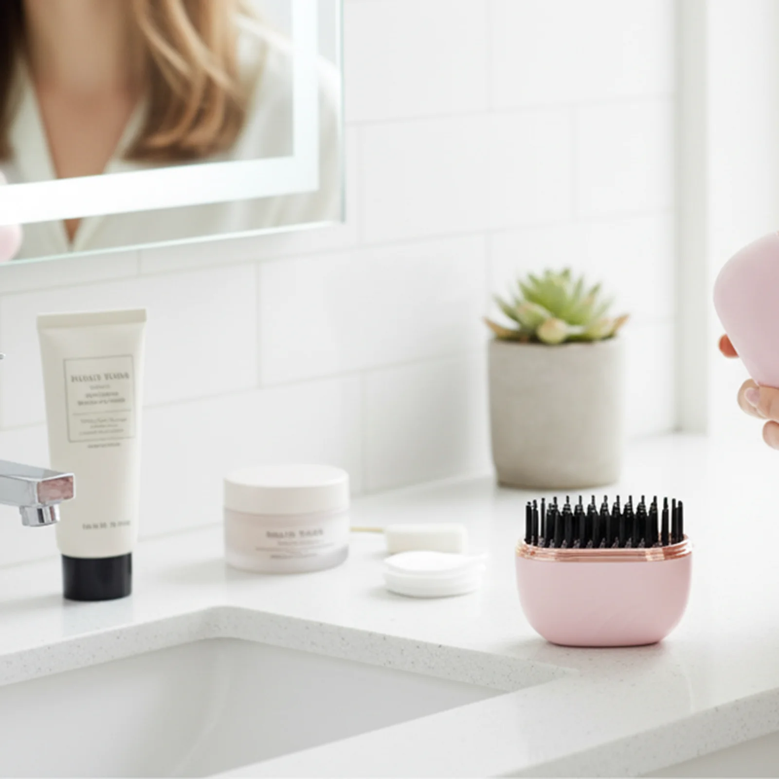 

Портативная беспроводная расческа для прямых волос, нежный уход за волосами, многофункциональная расческа для укладки волос для мужчин и женщин, парикмахерские аксессуары