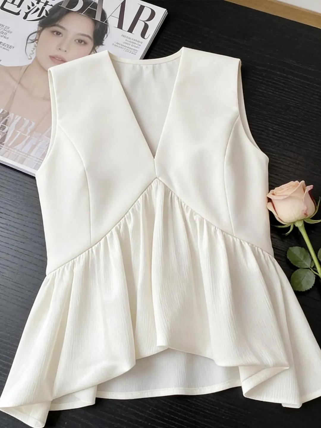 Fashionable V-Neck Ruffle Splice Sleeveless Shirt Women's 2026 Summer New Style Elegant Versatile Vest Top Commute Style Poly...