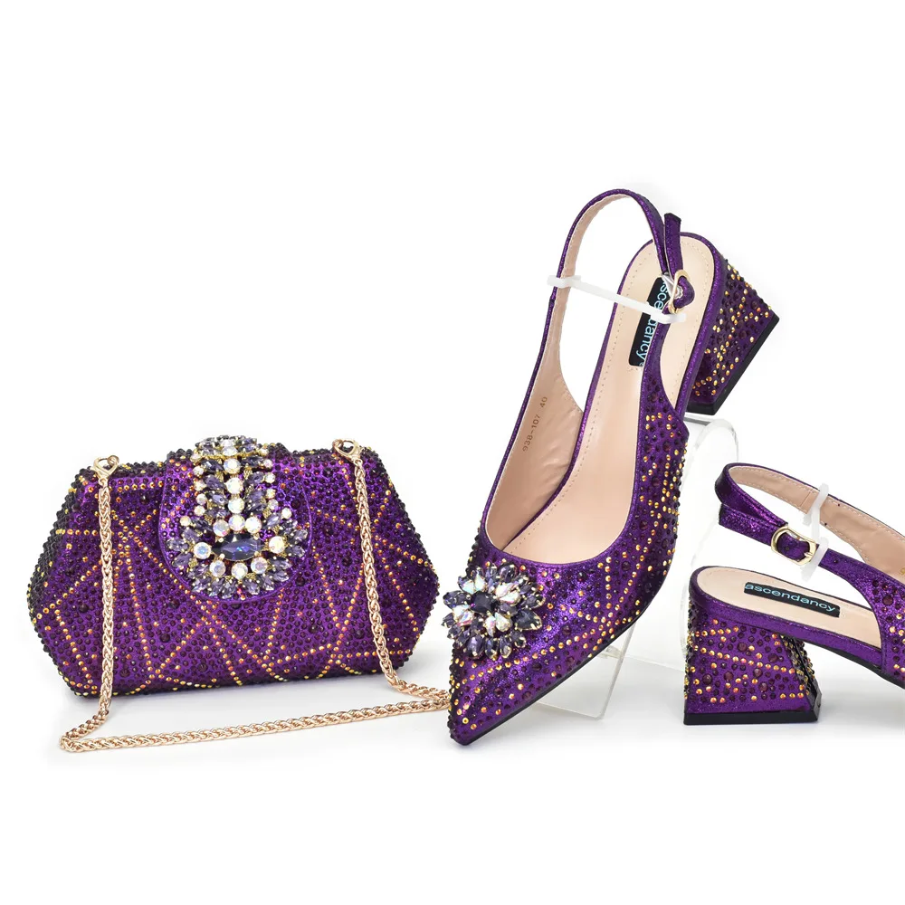 

Туфли с острым носком на среднем каблуке со стразами, полные бриллиантовых высоких каблуков и модной обеденной сумкой с бриллиантами