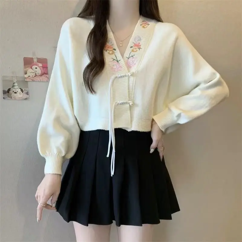 

Nice Women Clothing Spring Autumn Fashion Chinese Style Solid Color V-neck Embroidered Chinese Style Buckle All-match Long Sleev