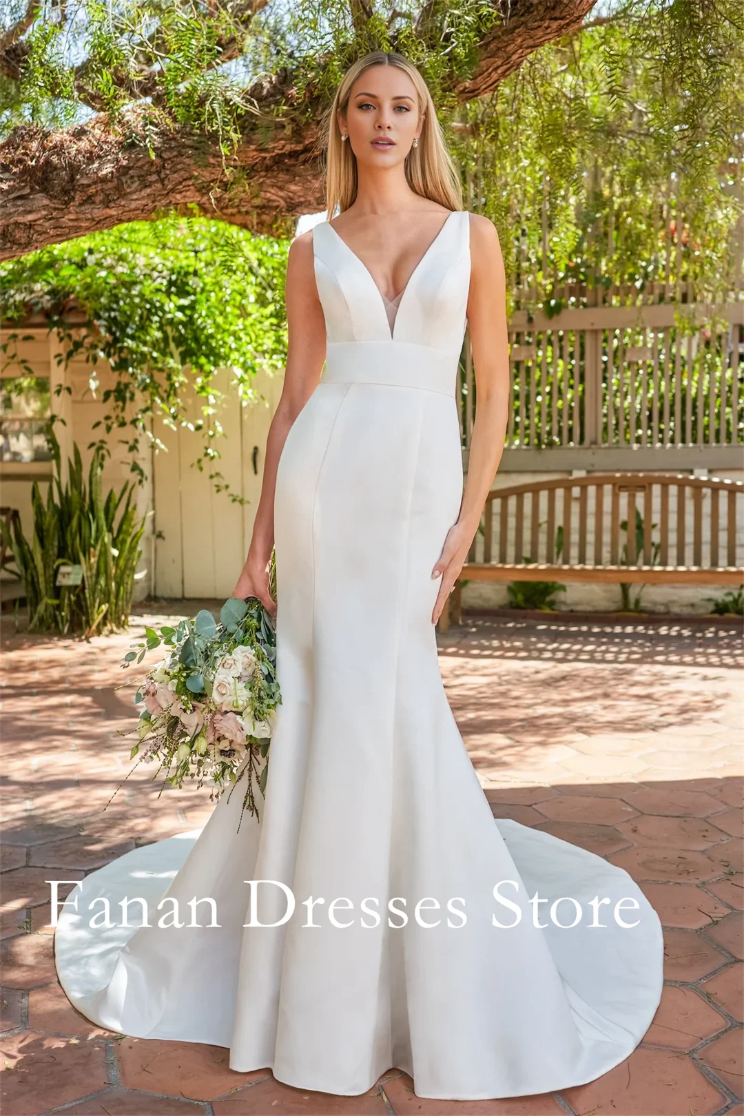 FANAN Vestidos de novia sin espalda de satén con cuello en V profundo, vestidos de novia sencillos sin mangas con cola de corte de sirena, color marfil personalizado