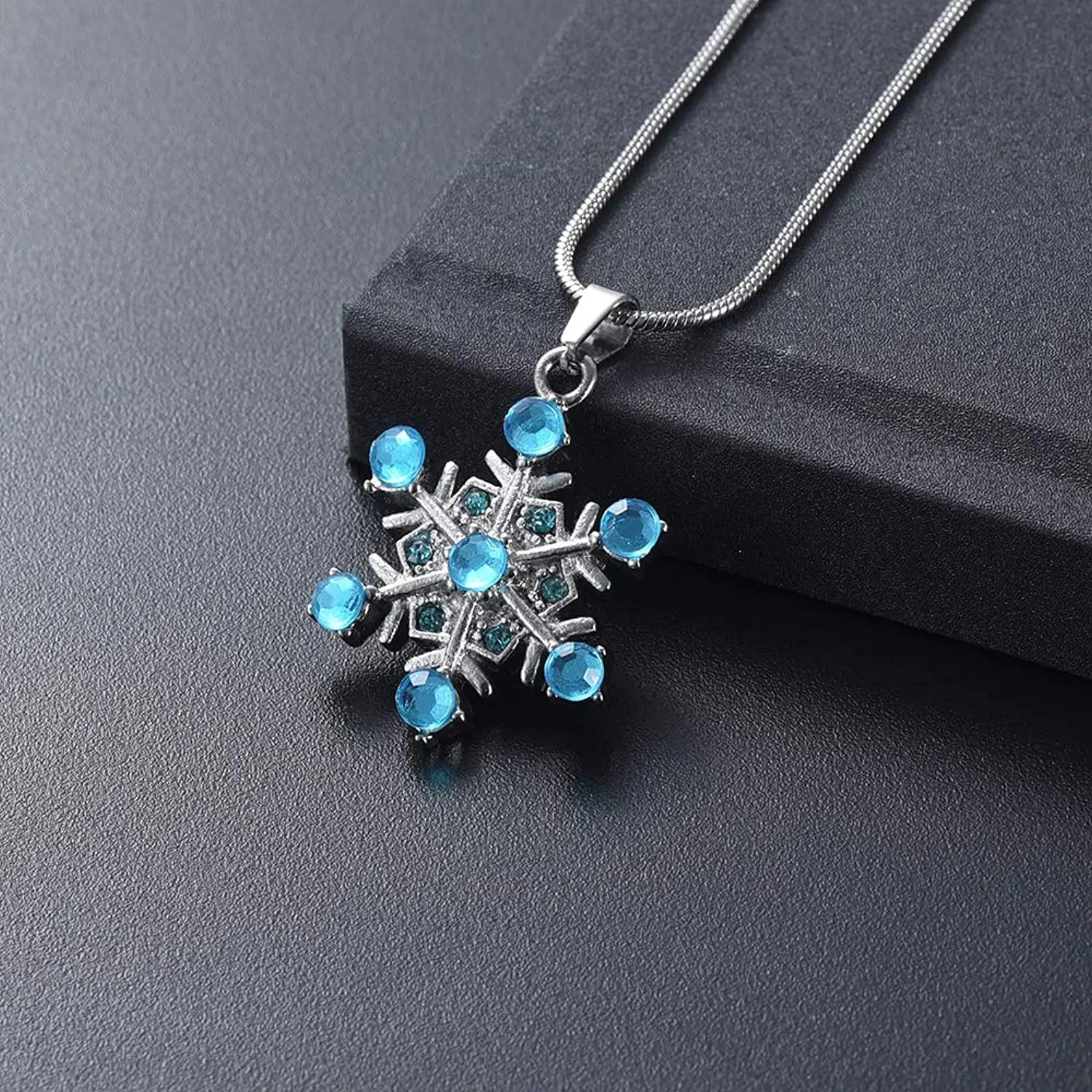 Cremation Urn Jewelry Necklace cremation Jewelry for Ashes Gift for Ashes Keepsake Snowflake Shape Pendant