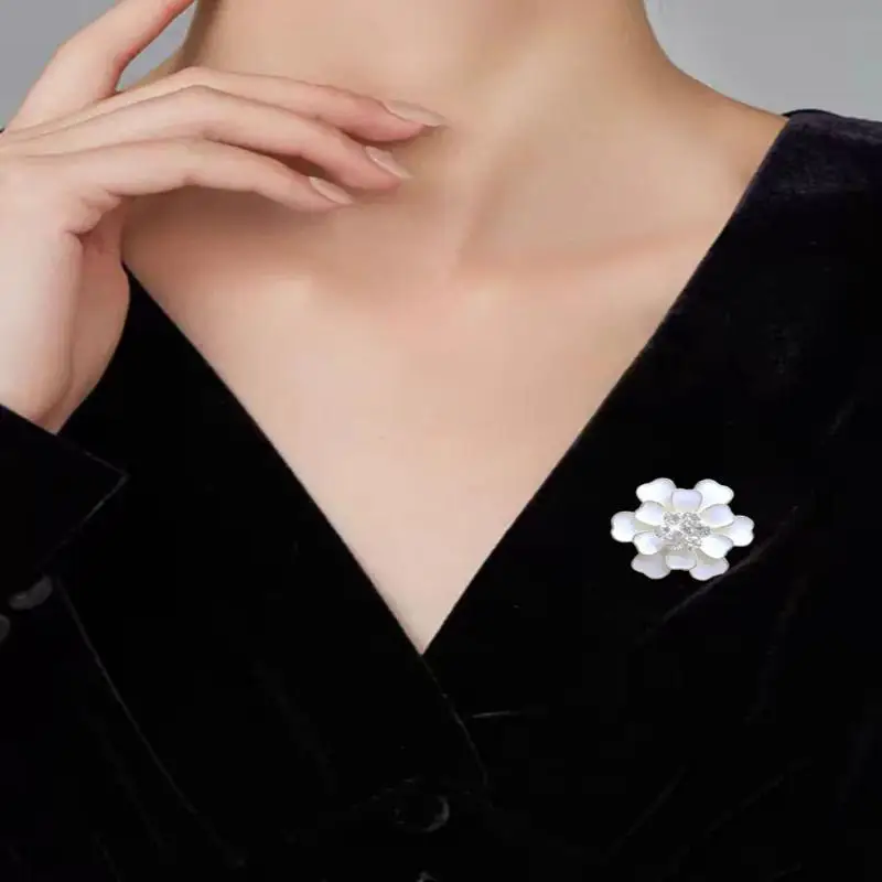 المتقدمة الرجعية دبوس الصدر دبوس الذهبي مجوهرات روز زهرة مأدبة بروش عصا الصدار طوق دبابيس قميص الإكسسوار هدية