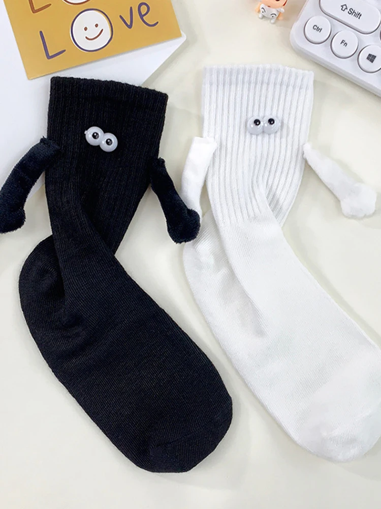 

girlfriend, boyfriend, girlfriend, couple, a pair of practical, cute and creative hand socks, funny Valentine's Day girl