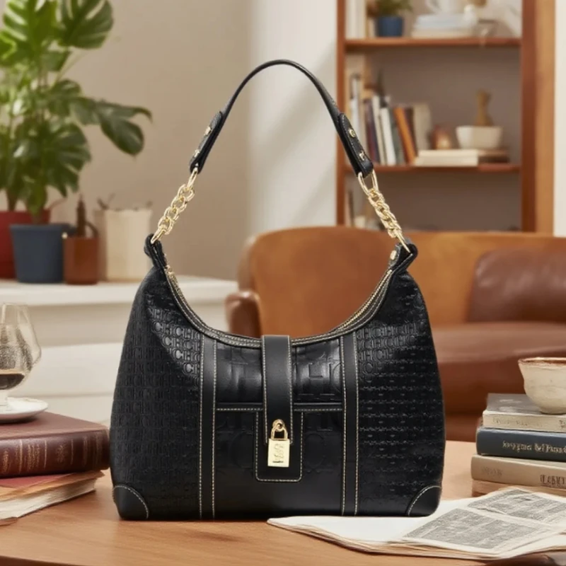 

Carolina Herrera Vintage Women's Handbag Commuter Classic Stylish Simple Dumpling Bag Elegant Hand Banquet Bag