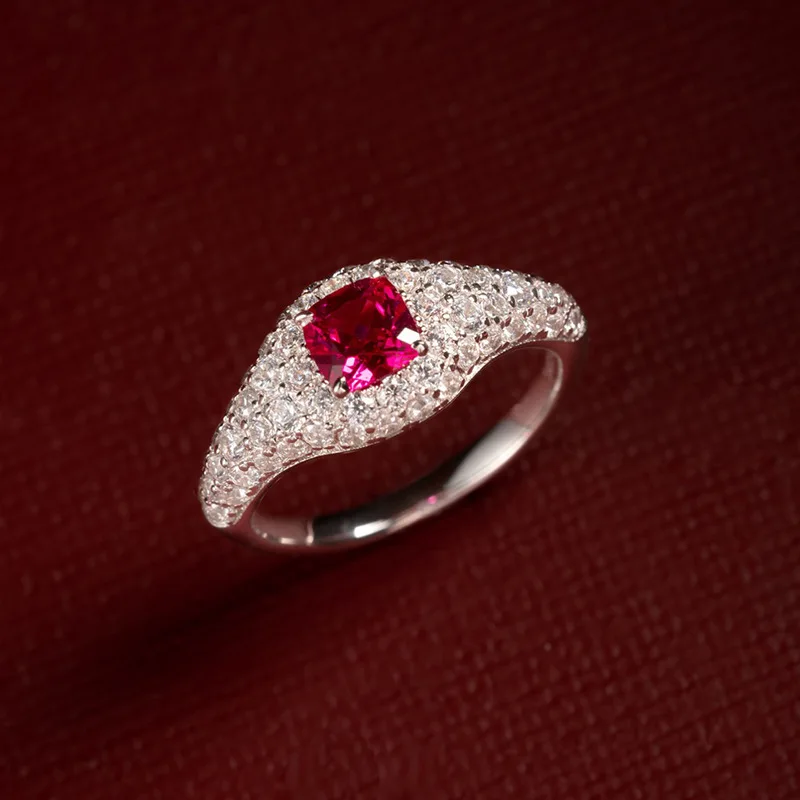 Jewelry New S925 Silver Fashionable Full Set 5 * 5mm Pigeon Blood Red Exquisite Niche Set Ring for Daily Layering