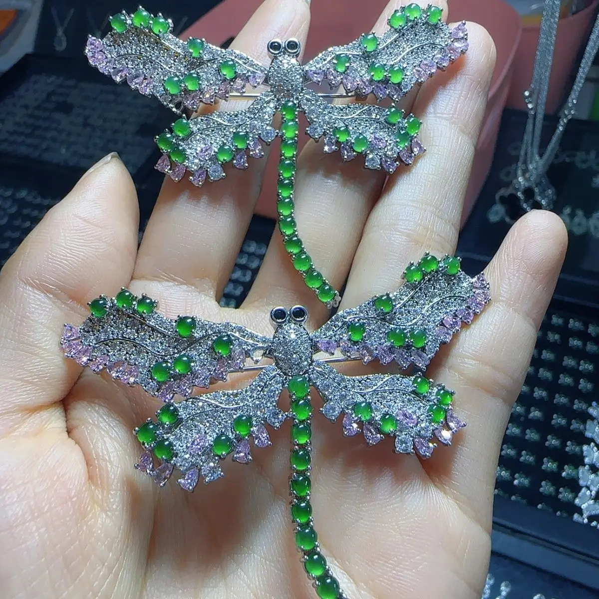 Natural A jadeite yang green egg surface dragonfly brooch pendant dual-purpose model (choose one of the best for diversity)
