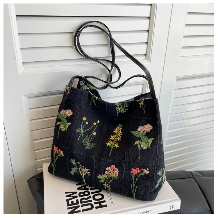 ISKYBOB 2023 Women Large Capacity Embroidered Tote Bag New Trendy Cloth Bag Shoulder Bag Black Flower Textured Bucket Bag