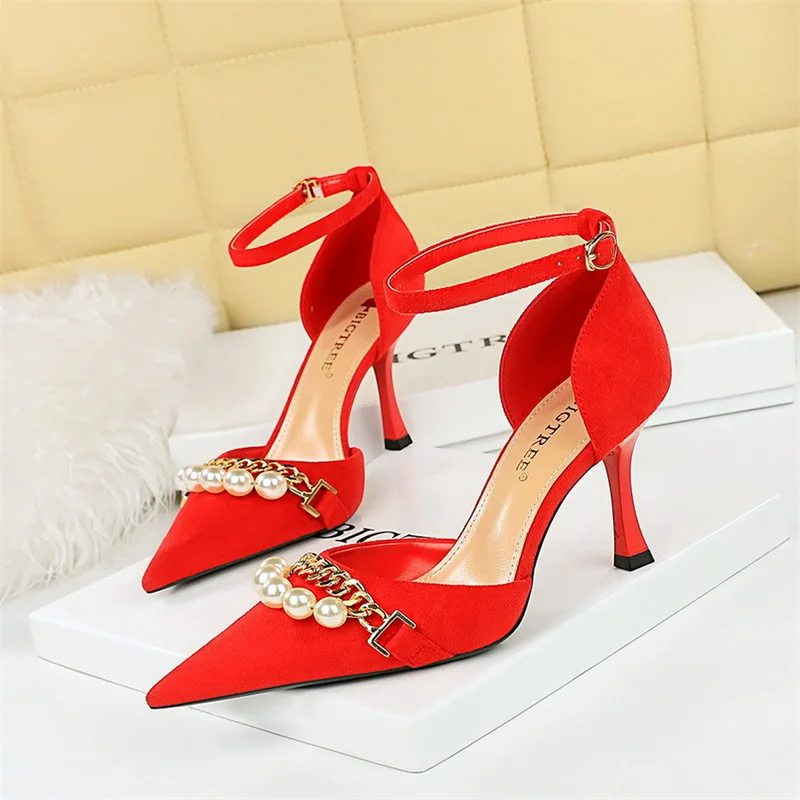 Summer Pointed Toe Sandals High Heels Women Street Look String Bead Buckle Strap Metal Chain Flock Thin Heel Dress Single Shoes