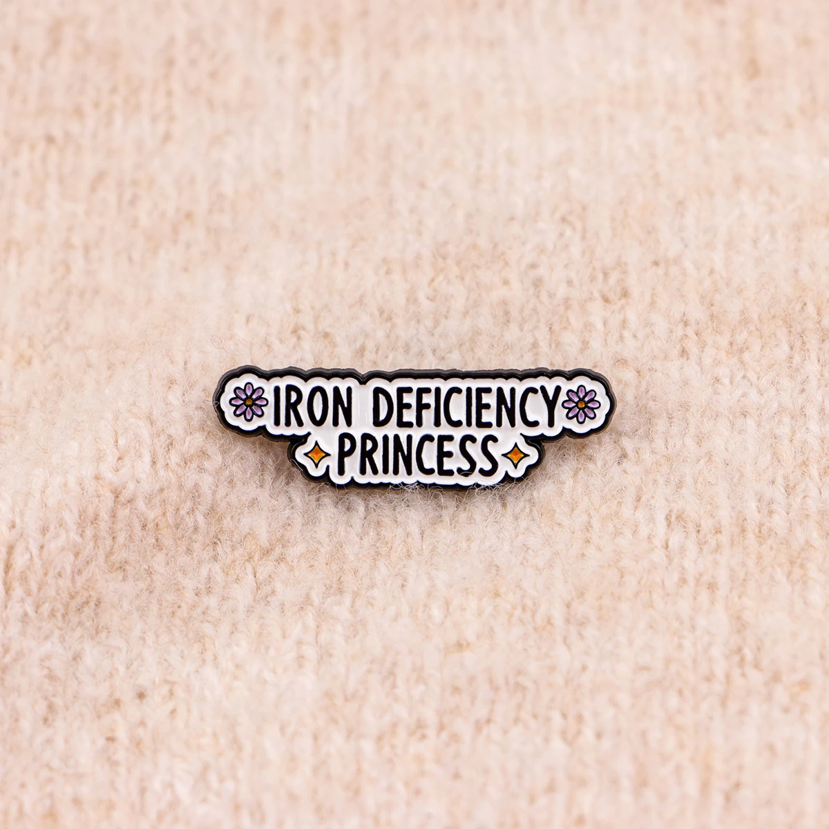 "YES I DO BITE" Zitate Emaille-Pins IRON DEFICIENCY PRINCESS Brosche Anstecknadel Abzeichen für Kleidung Accessoires Modeschmuck Geschenke – Detail 6