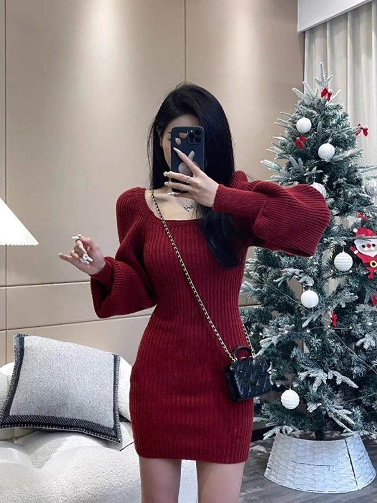Fall Winter Distinctive High-End Square Neck Knitted Dress Fitted French Style Sweater Dress Waist-Defining Sophisticated