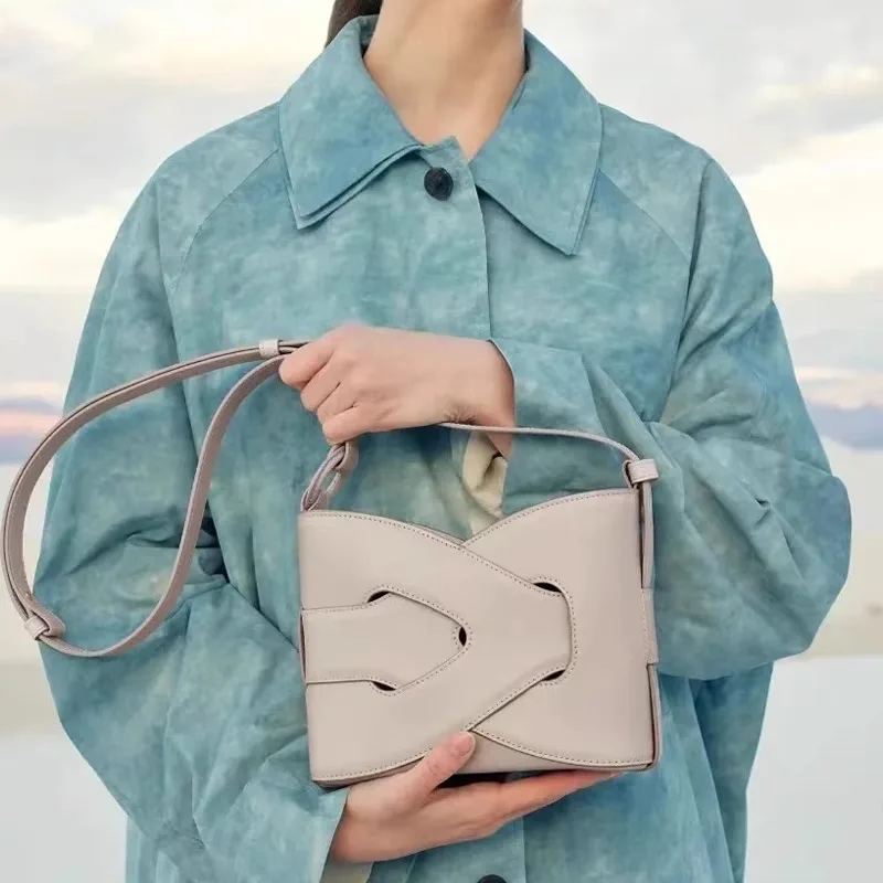 ユニークな織り込みデザインの女性用脇下バッグ-2025年新作-夏-ハイエンド-高級-シングルショルダー-幾何学模様バッグ