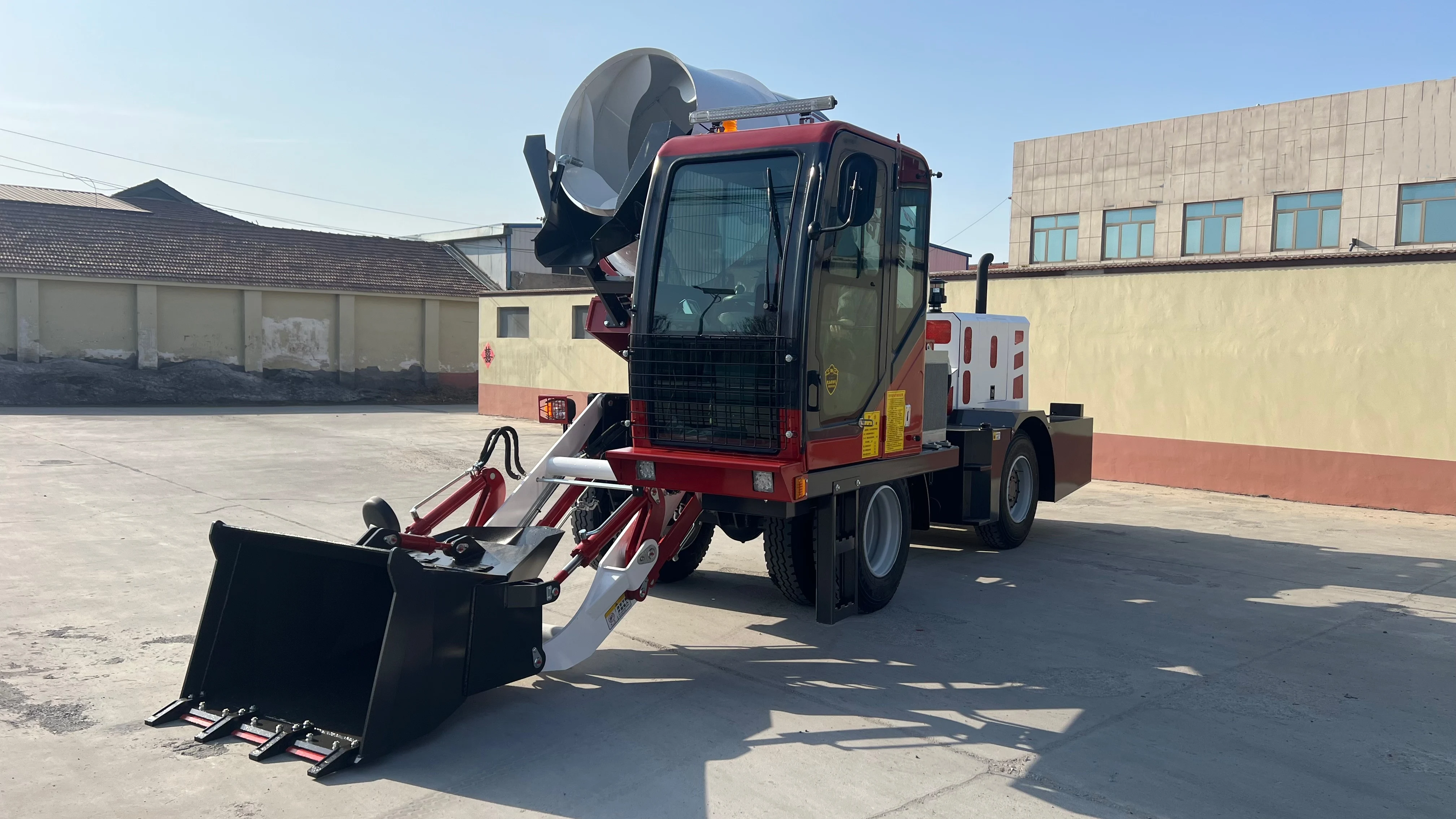 Mobile Cement Concrete Mixer 3.5m3 2.6 Cbm Self Loading Mixer Truck Spot Goods for Construction Works