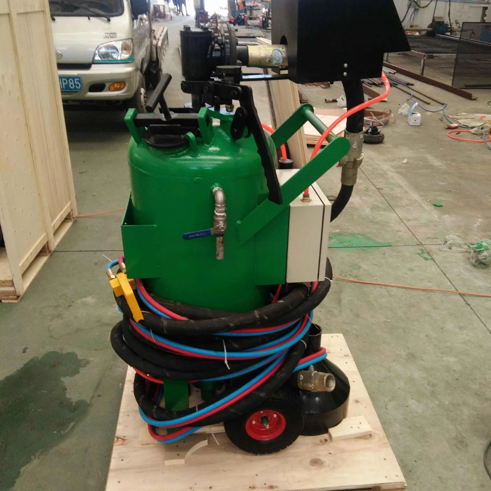 DB225 Portable Wet Sandblasting Machine Efficient Surface Treatment