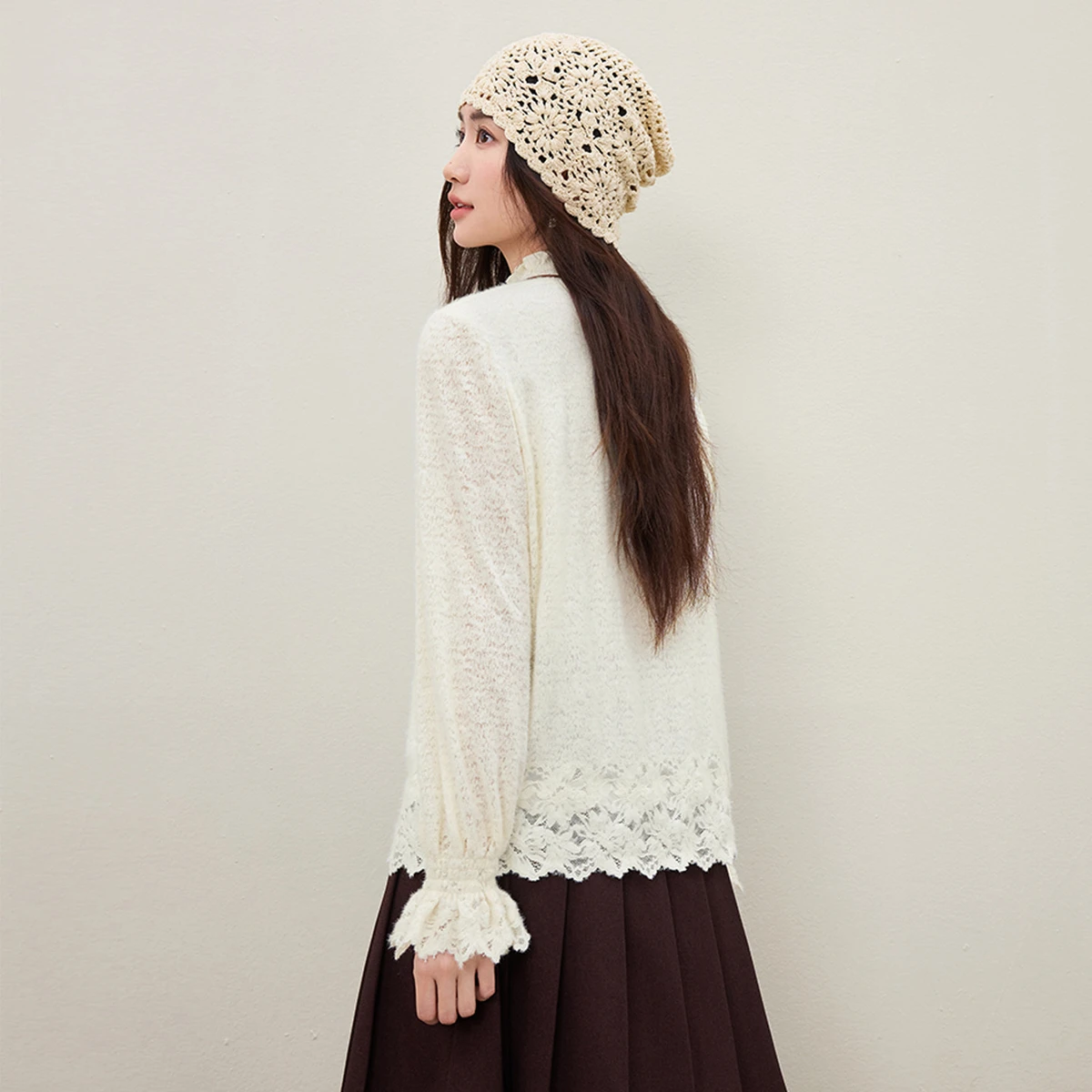 SENTUBILA femme élégante Blouses col mi-haut évider tricot Blouses femmes 2025 hiver nouveau manches évasées haut en dentelle Q54SA4998