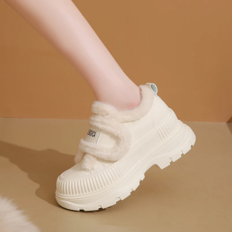 الأحذية النسائية 2024 الخريف/الشتاء مجموعة جديدة مع الأحذية القطنية السميكة المخملية والدافئة سميكة القاع أحذية كاجوال متعددة الاستخدامات