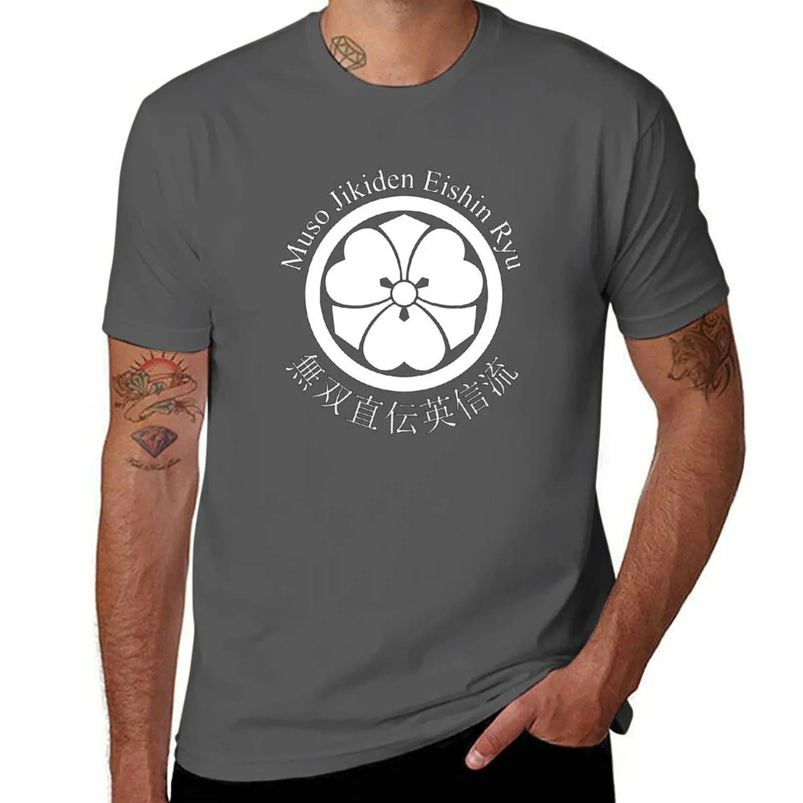 

Muso Jikiden Eishin Ryu Iaido + Maru ni Ken Katabami Kamon in White T-Shirt Active Wear Sports T-Shirt for Men