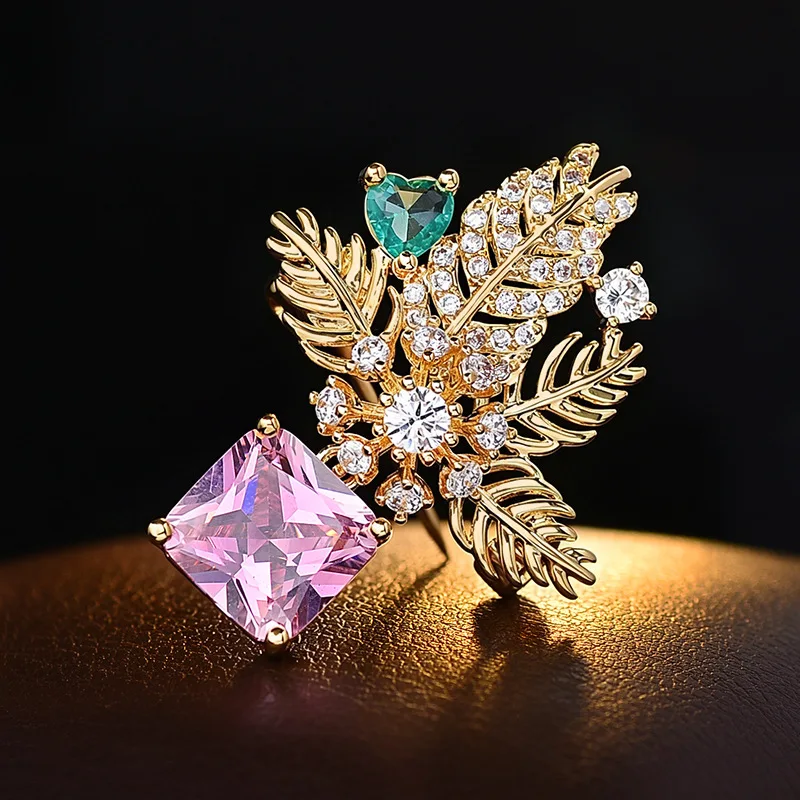 New Fresh and High-end Small Leaf Brooches Freshwater Pearl Full Diamond Maple Leaf Brooch Simple and Versatile Pin Accessory