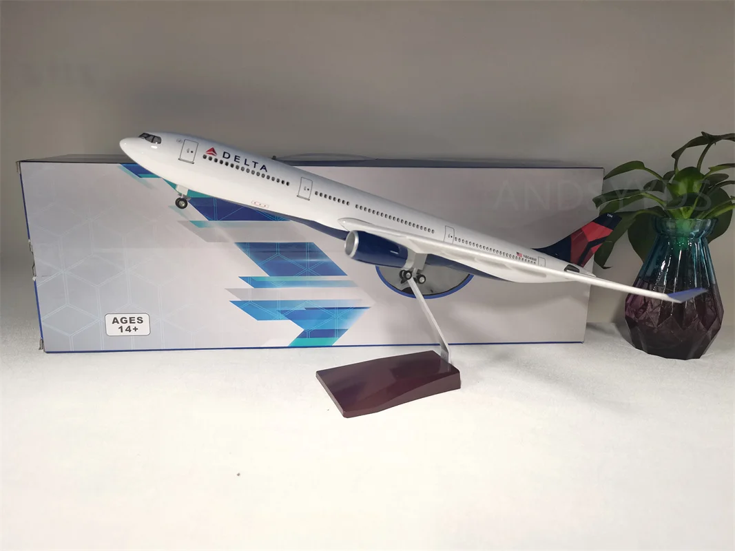 

1:135 Scale 47CM 330 A330 Model AIR DELTA Airlines Airway W Base Wheel Lights Resin Plastic Assembly Aircraft Plane