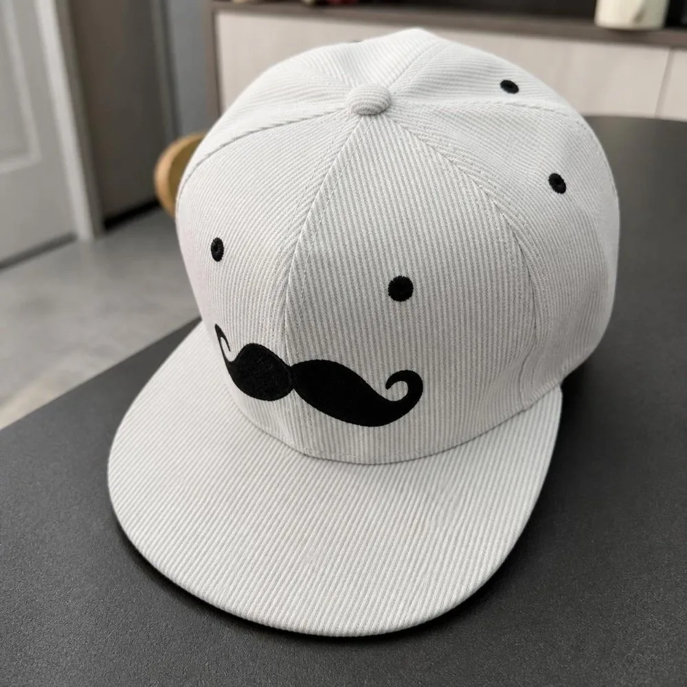 Stylish Hip-Hop Mustache Snapback Cap Flat Brim Striped Baseball Hat Lightweight Breathable Trucker Hat Daily-wear