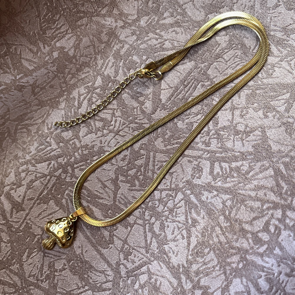 New 2024 Stainless Steel  Flat Blade Snake Chain Necklace Mushroom Pendant Women Woman\'s Choker Jewelry for Women Gift Wholesale
