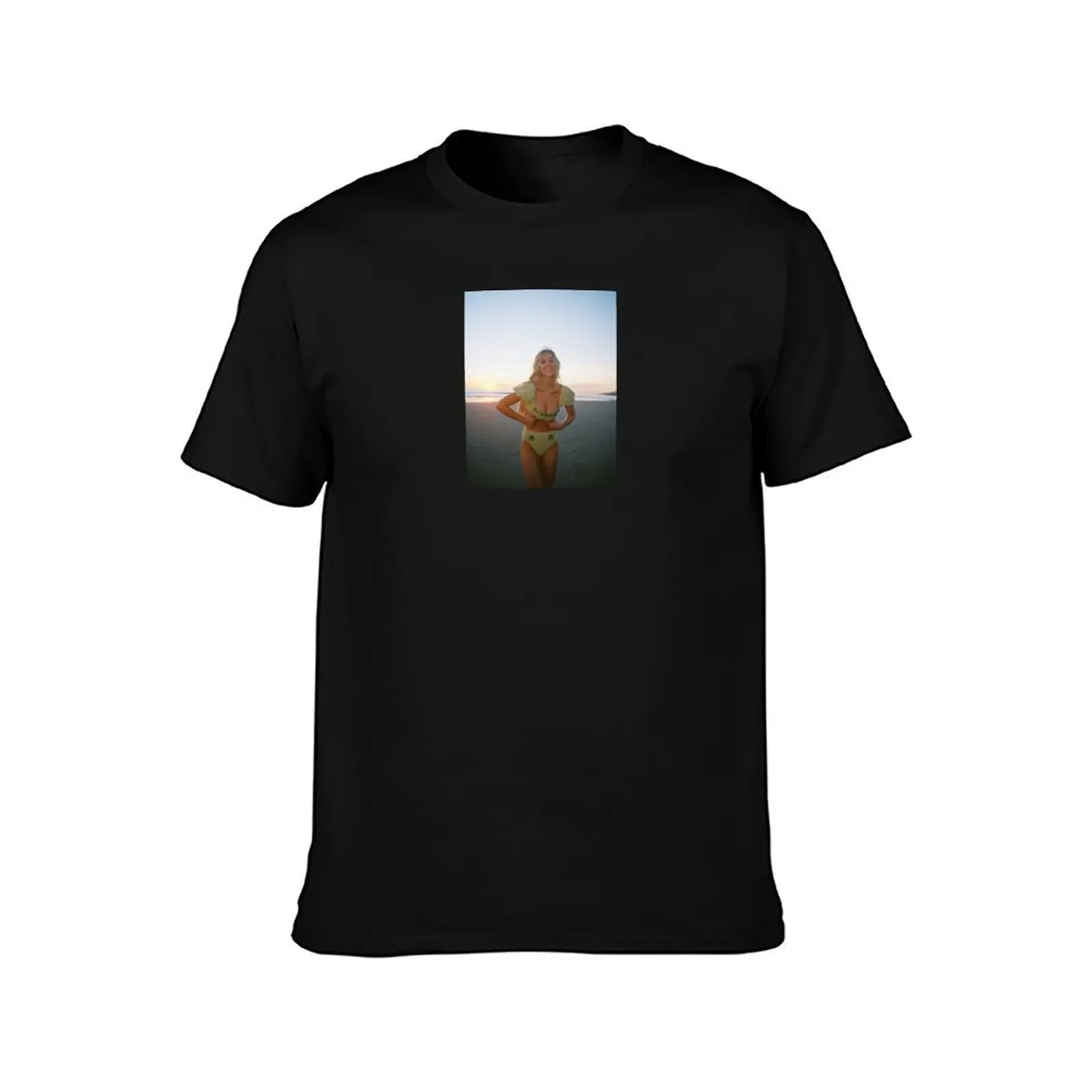 sydney sweeney euphoria sticker T-Shirt Casual Trendy Streetwear Tee Shirt T-Shirt