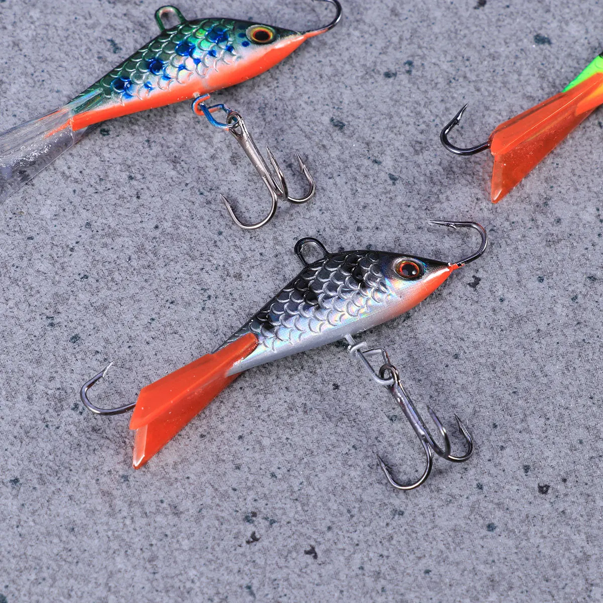 

5Pcs Fishing Lures Metal Bait 50mm 7.5g Artificial Hard Bait Rotating Tail Bass Lures for Seabass Pike Perch Black Bass Fishing