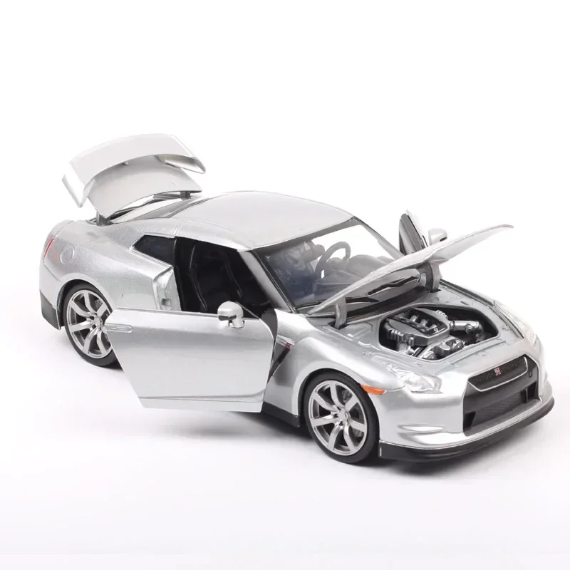 Jada 1:24 Brian's 2009 Nissan Skyline GT-R R35 Vehicle Metal Car Diecast Model Toy Collectible