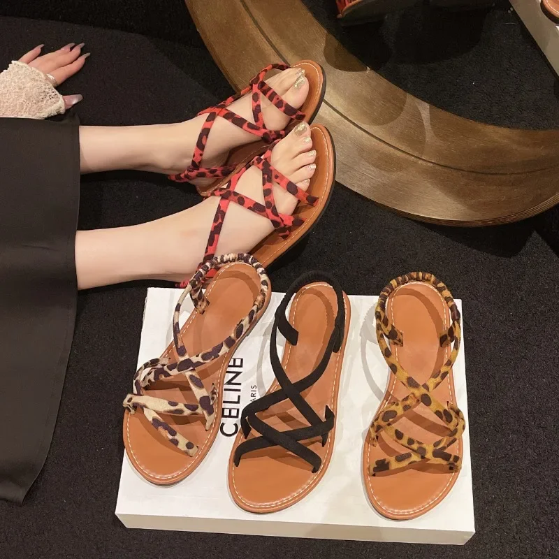 Sandalias con estampado de leopardo para mujer, zapatos de tacón plano, cómodos, a la moda, talla grande, 2024