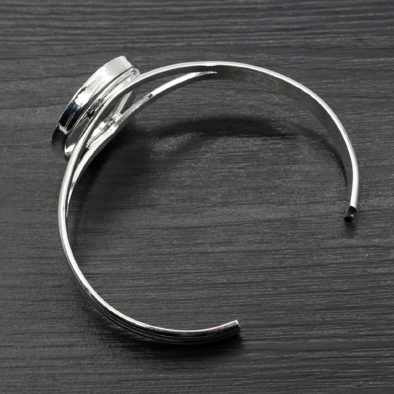 คุณภาพสูง 25 มม.กำไลเงินฐานสร้อยข้อมือผลการค้นหาที่ว่างเปล่าถาด BEZEL การตั้งค่า Cabochon Cameo K7-26