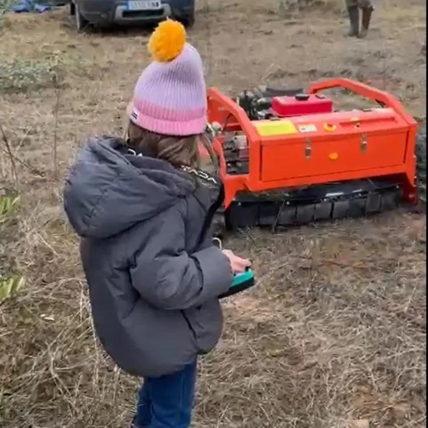 

1000mm cutting width 4000㎡/h High efficiency working Self-generating system Long-lasting mobility Flexible smart lawn mower