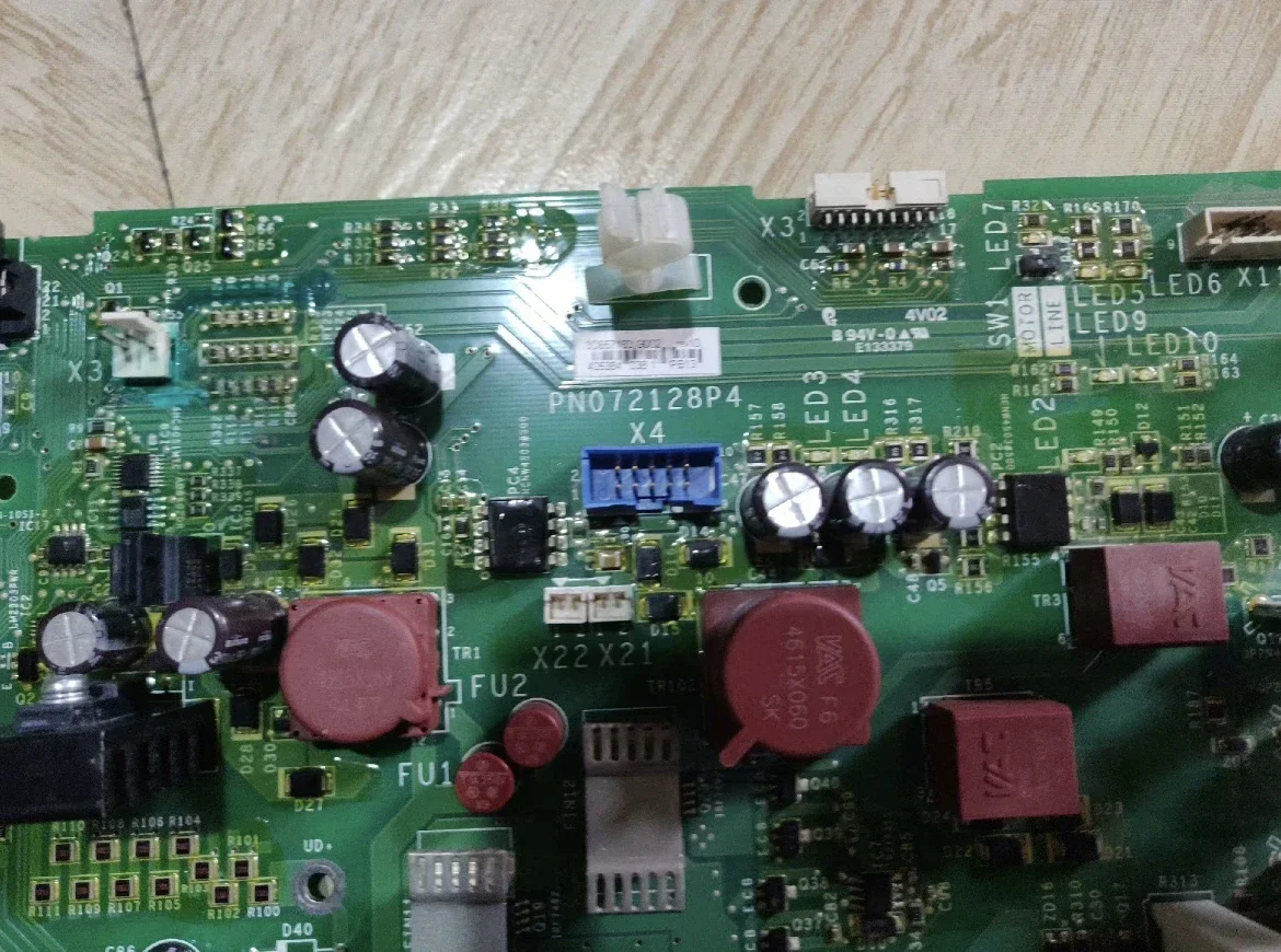 

Использованная силовая плата инвертора серии ATV71, 250 кВт, PN072128P4, ПРОВЕРЕНА, ОК, или для серии ATV61, 315 кВт.