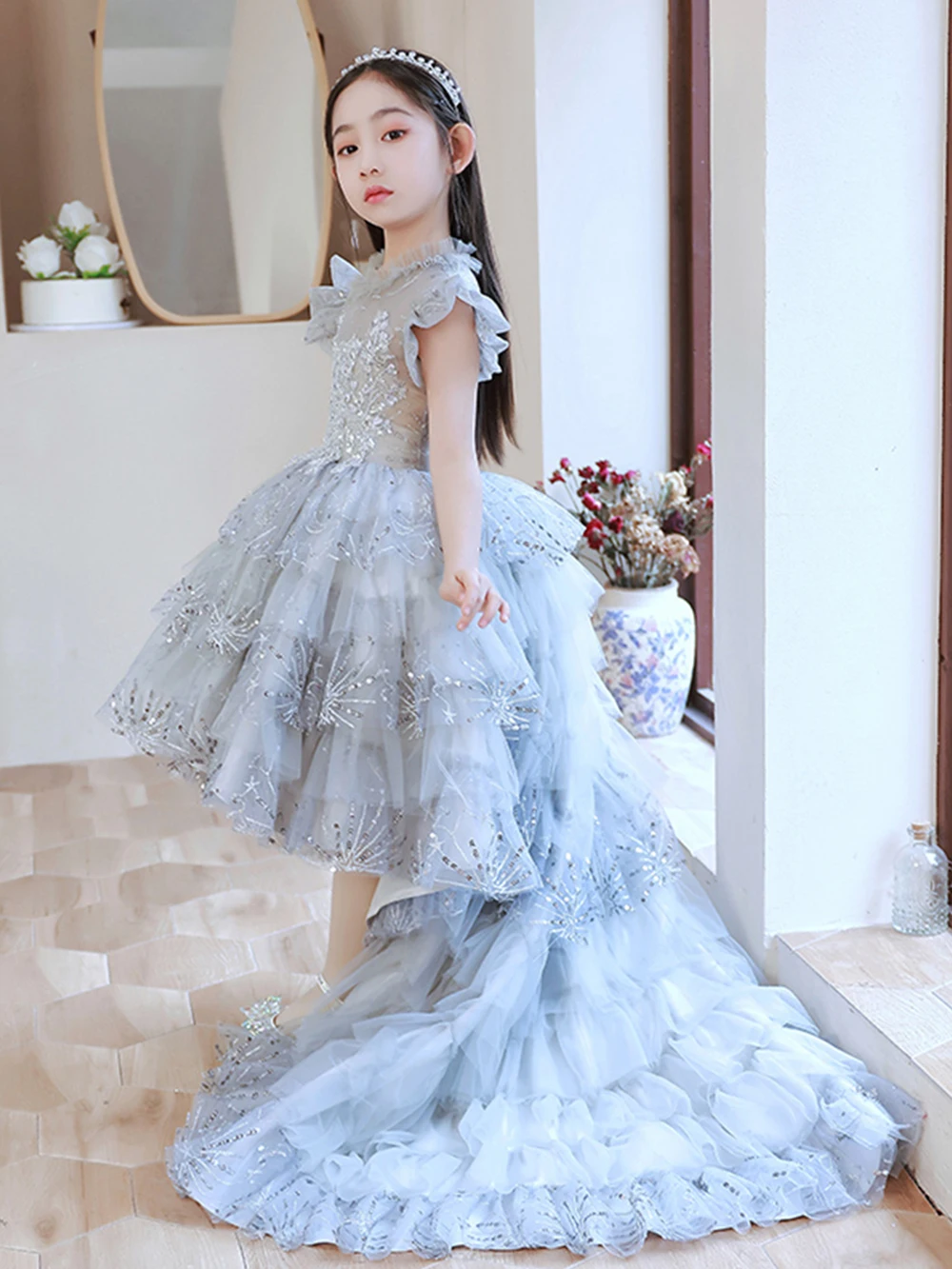 

Light Luxury 3-8t Flower Girls Wedding Party Dress Flying Sleeve Ruffles Collar Gown Sequins Tiered Performance Princess Dress