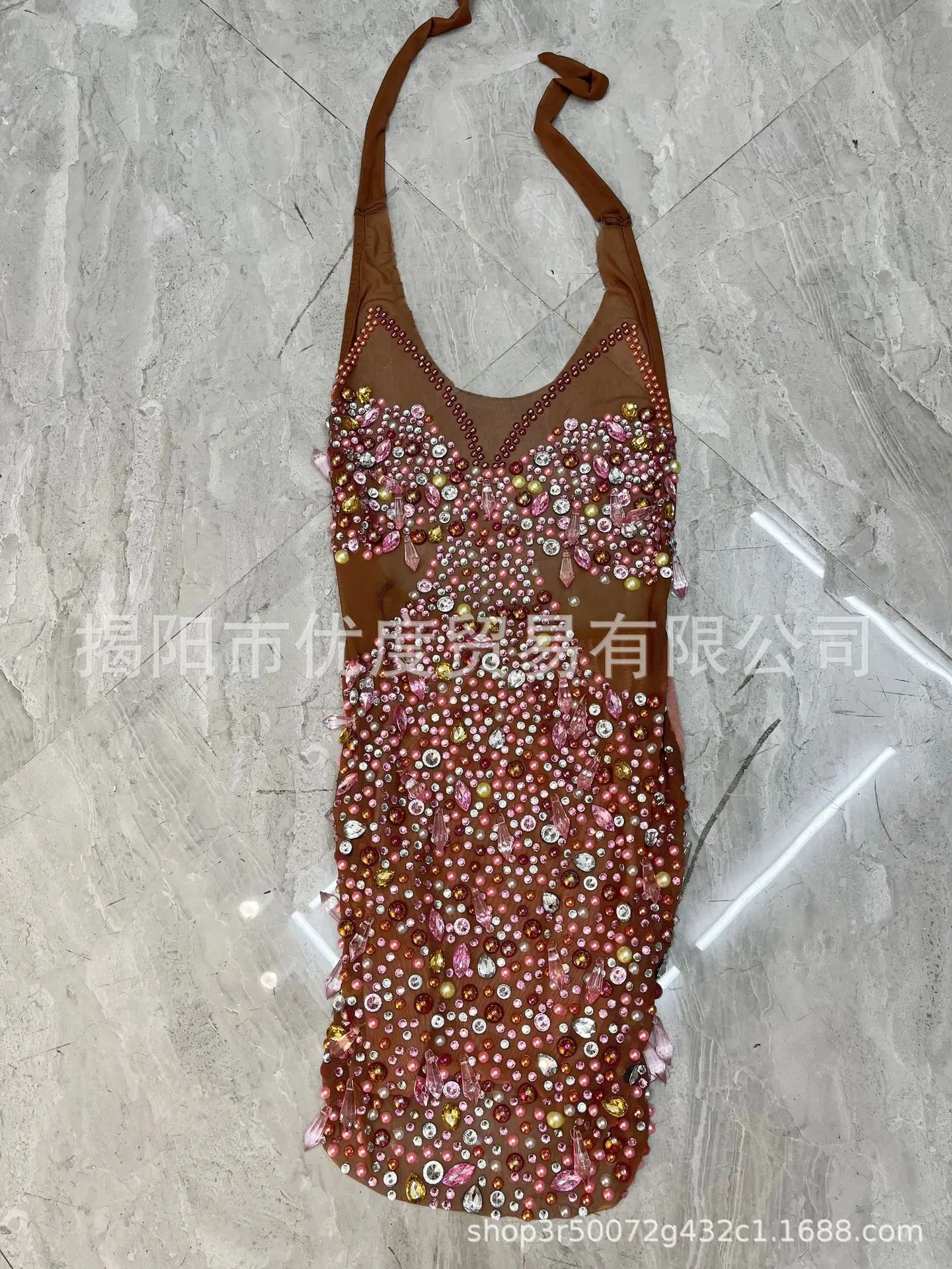 الحلو والتوابل نمط Halterneck عارية الذراعين اللؤلؤ قلادة حجر الراين بار مساء الأداء غاسل تنورة فستان حفلة التخرج