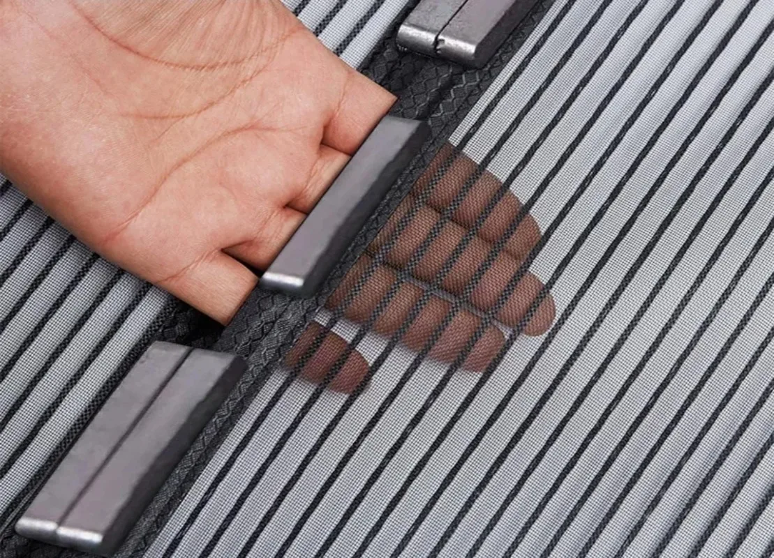 Side opening diamond mesh door curtain, summer mosquito net, magnetic block adsorption mesh curtain, no need to drill holes,